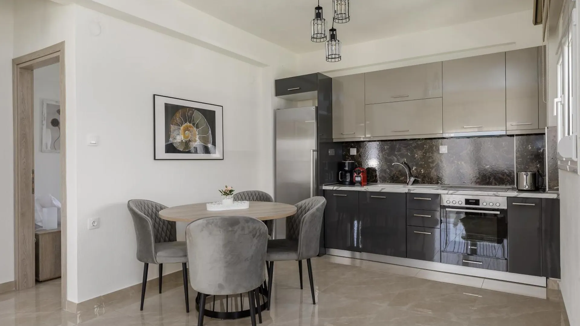 Nikiti Sik Luxury Apartments By Halu!